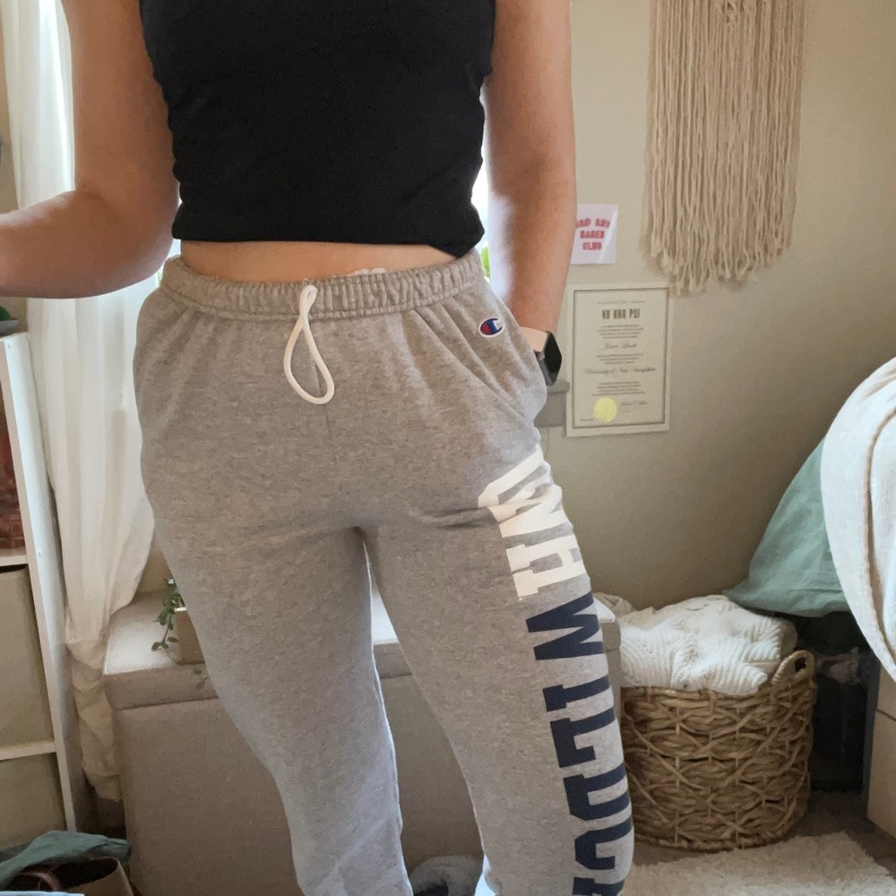 UNH champion sweatpants
